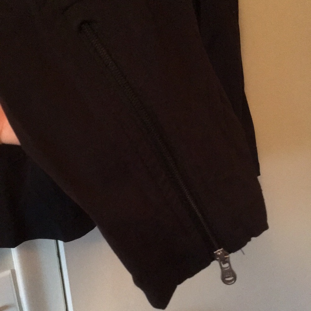 Lucy Black Lightweight Jacket - Picture 6 of 7